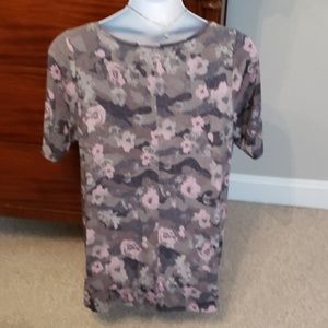 Lane Bryant Tops - Lane Bryant Floral Cammo Tunic Lane Bryant Tops - Lane Bryant Floral Cammo Tunic